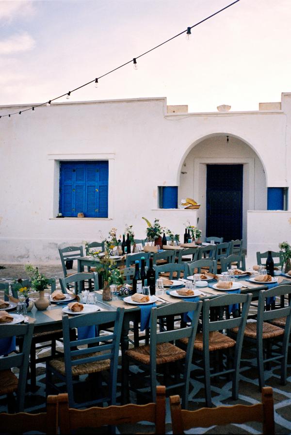 anafi, table dressing, greek wedding, flower decoration, greek island, wedding dinner, greece
