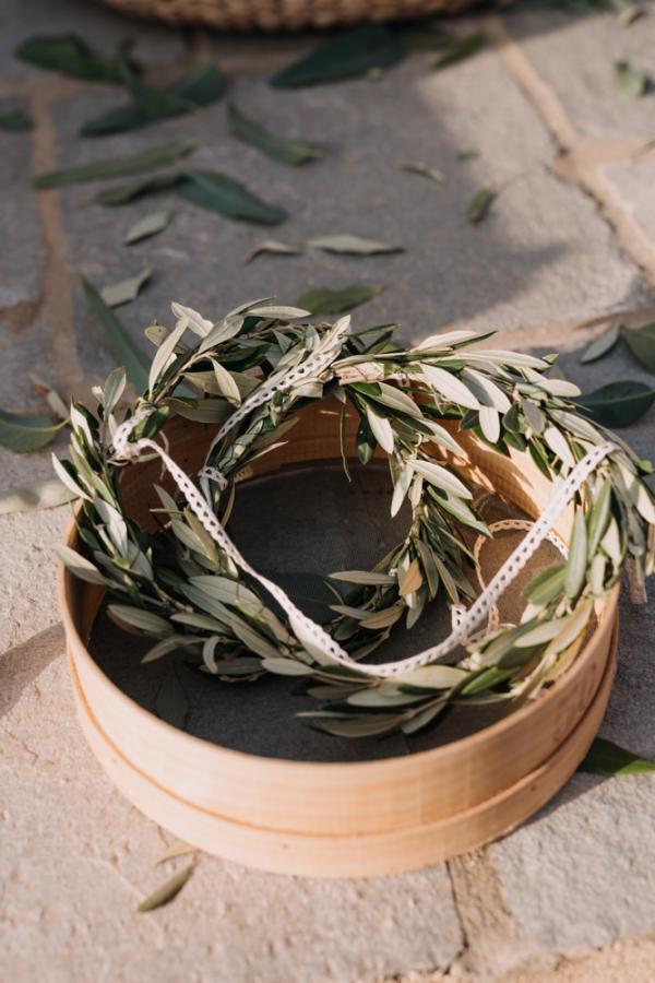 serifos, olive crowns, greek wedding, wedding dinner, nature, flower decoration, island chic, green and wood, wedding party, greek island, greece