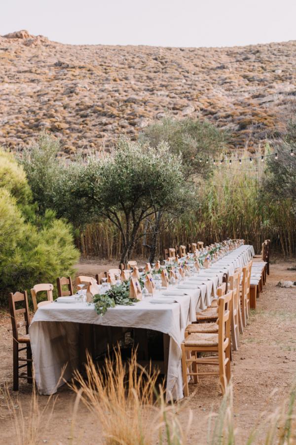 serifos, nature eco living, garden lounge, outdoor venue, greek wedding, wedding dinner, nature, tabledressing, flower decoration, island chic, green and wood, wedding party, greek island, greece