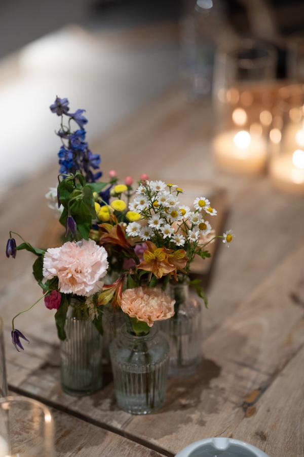 Greek wedding, Paros, greek island, wedding venue, wedding decoration, candles, tablesetting, flower decoration, 