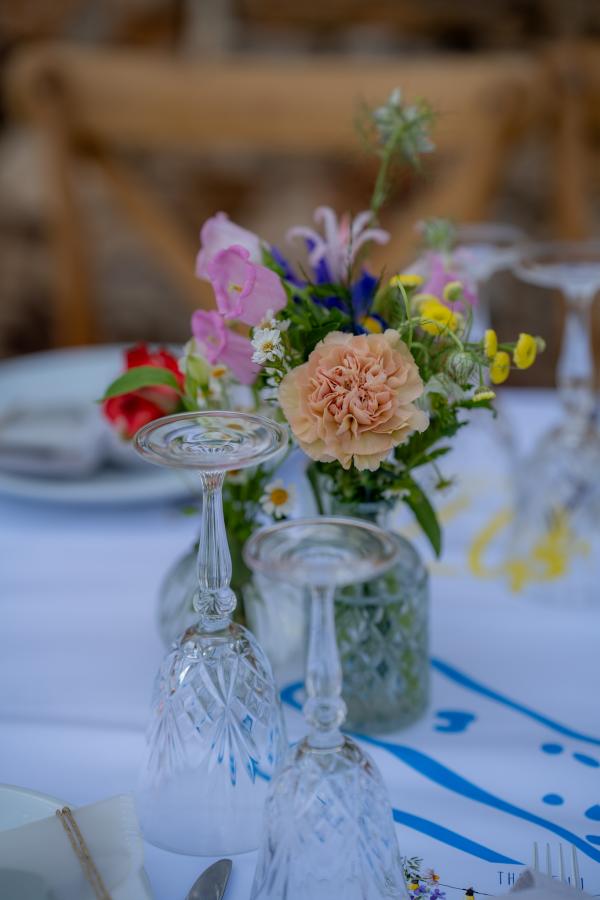 Greek wedding, Paros, greek island, wedding venue, wedding decoration, tablesetting, flower decoration, 