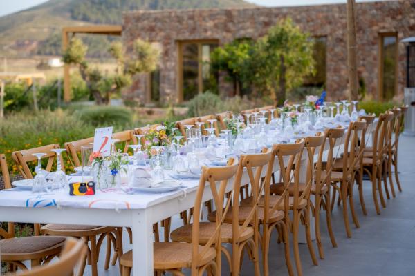 Greek wedding, Paros, greek island, wedding venue, wedding decoration, outdoor venue, tablesetting, flower decoration, nature
