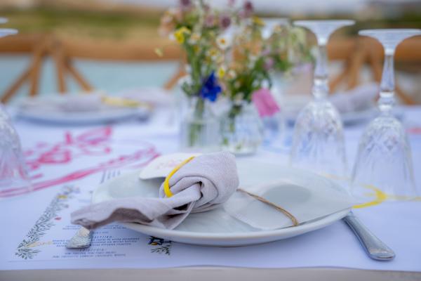 Greek wedding, Paros, greek island, wedding venue, wedding decoration, tablesetting, wedding favor, flower decoration, 