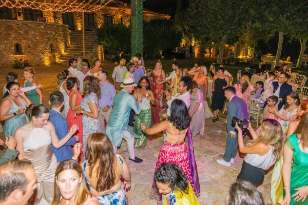 Indo-Greek wedding, wedding venue, wedding party, wedding dinner, wedding decoration, outdoor venue, wedding outfit