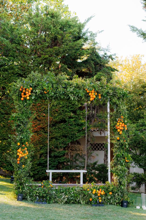 Greek wedding, Greece, Litochoro, wedding venue, outdoor venue, tablesetting, flower decoration