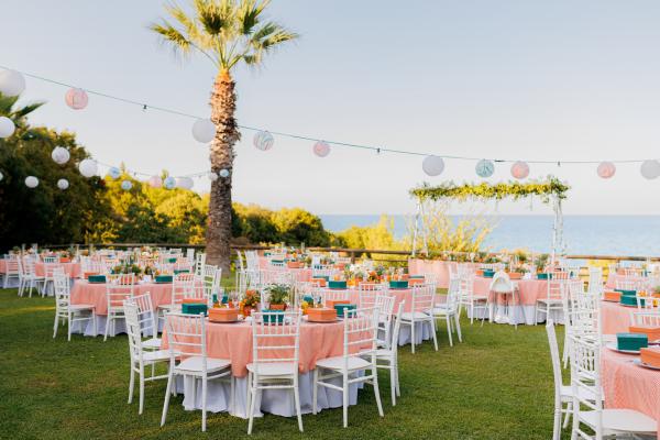 Greek wedding, Greece, Litochoro, wedding venue, outdoor venue, tablesetting, flower decoration, wedding favor, sea